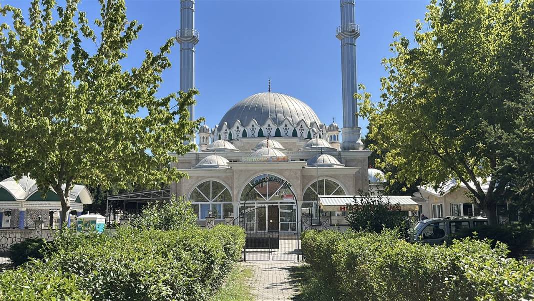 Cami önünde ölü bulundu! 2